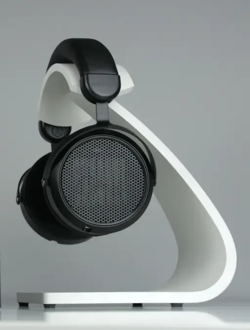 Planer magnetic headphone by hifiman